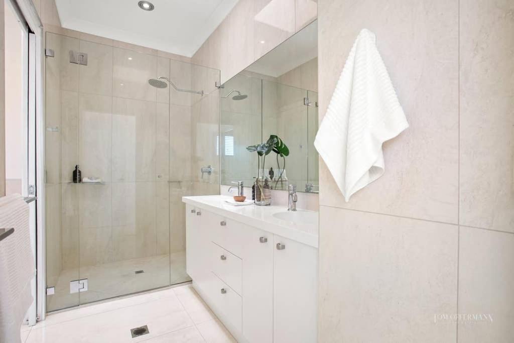 Quay Largo: Riverside Haven Noosaville Exterior photo